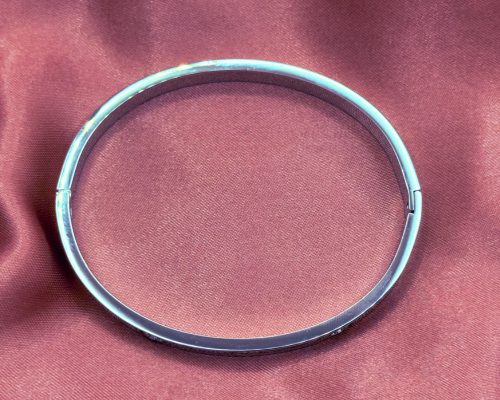 Lustrous Love Bangle- White Gold