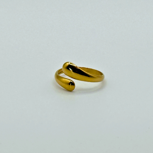 Liquid Curve Ring