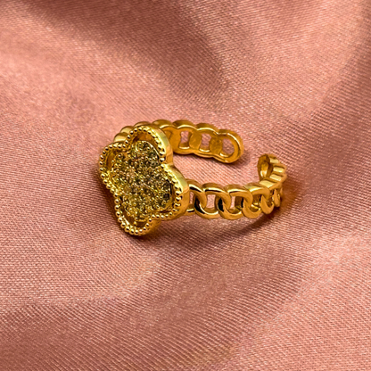 Clover Link Ring