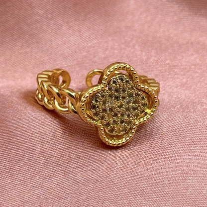 Clover Link Ring