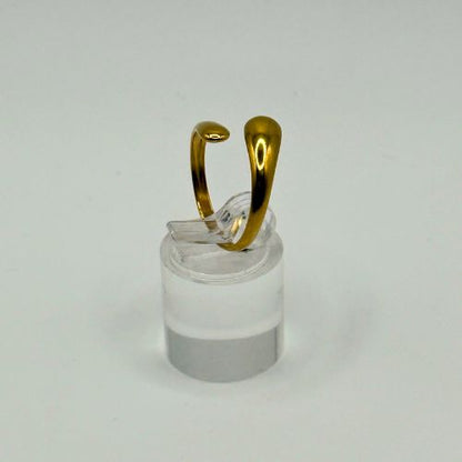 Liquid Curve Ring