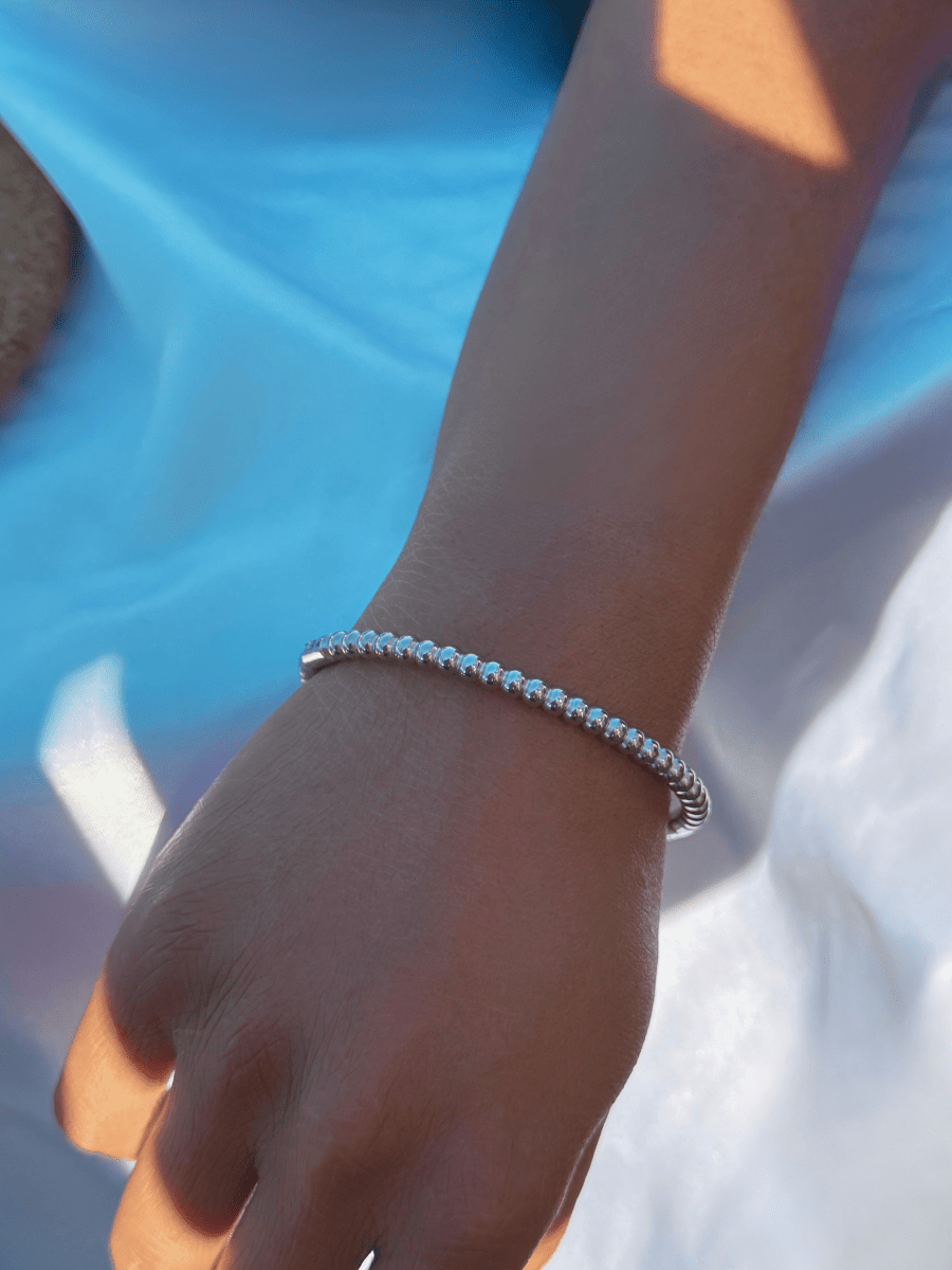 Minimalist Halo Bangle Silver
